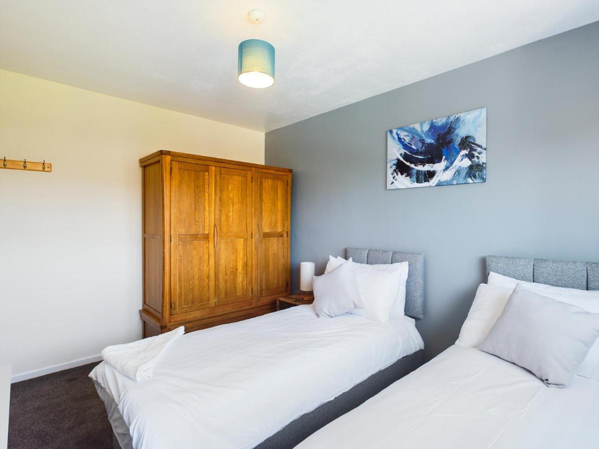 247 Serviced Accommodation In Telford- 3Br House المظهر الخارجي الصورة