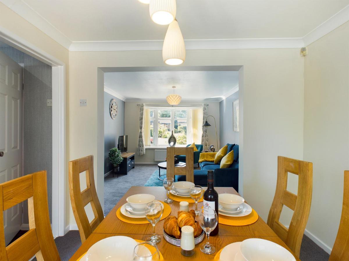 247 Serviced Accommodation In Telford- 3Br House المظهر الخارجي الصورة