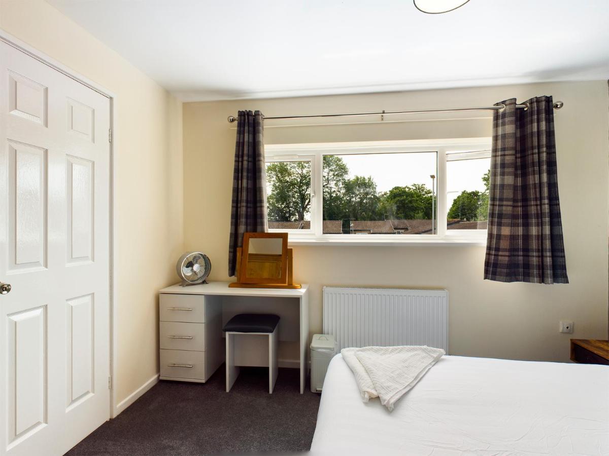 247 Serviced Accommodation In Telford- 3Br House المظهر الخارجي الصورة