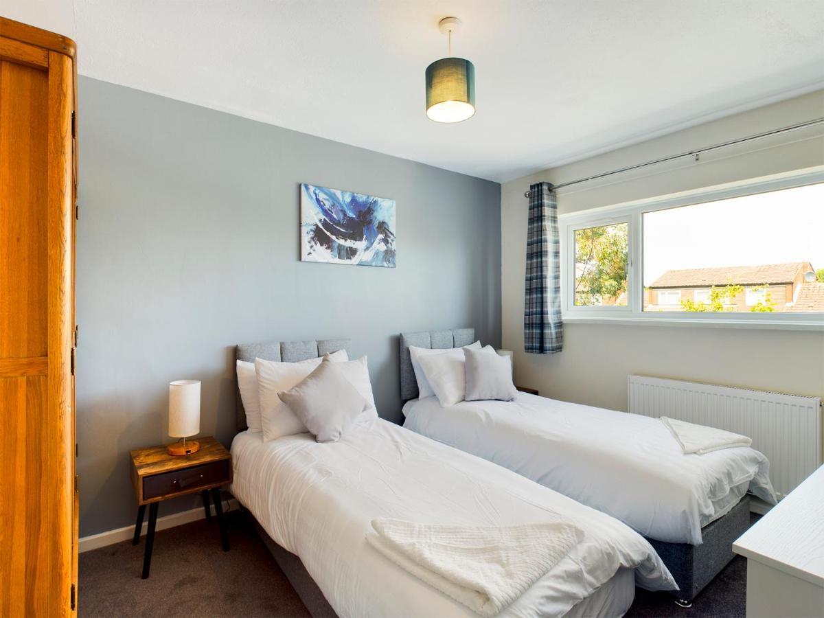 247 Serviced Accommodation In Telford- 3Br House المظهر الخارجي الصورة