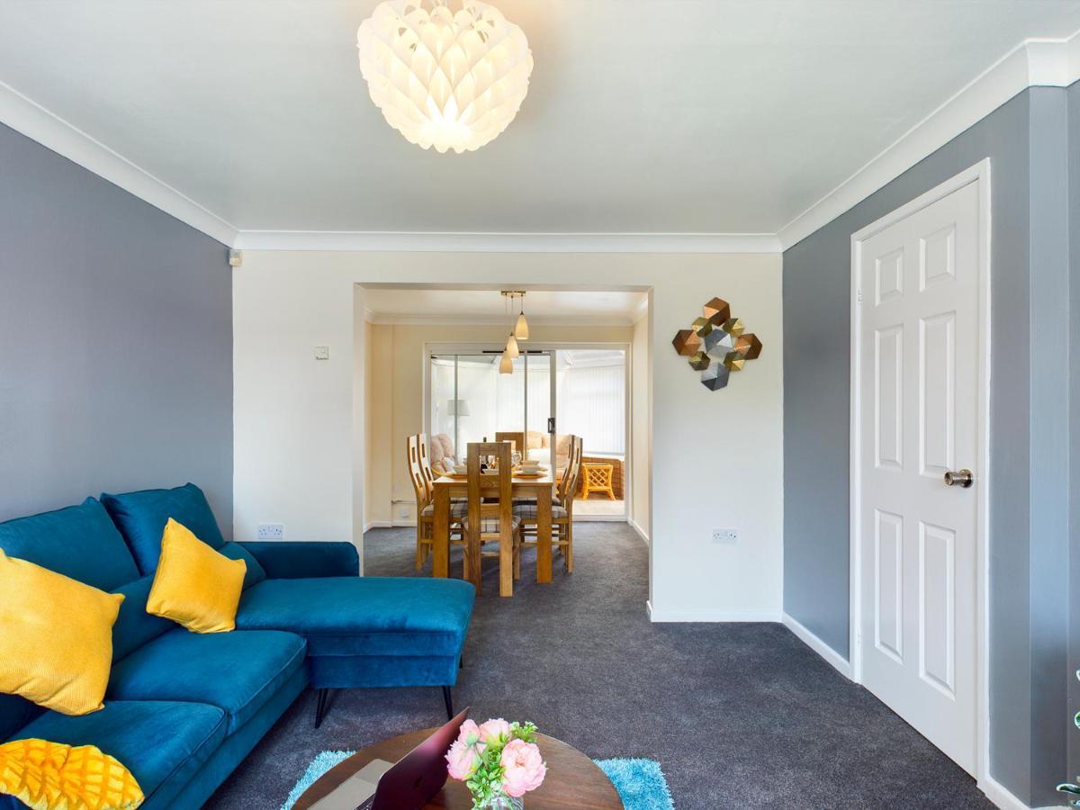 247 Serviced Accommodation In Telford- 3Br House المظهر الخارجي الصورة